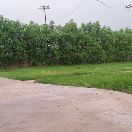 فندق Vasundhara Garden Pukhrayan المظهر الخارجي الصورة